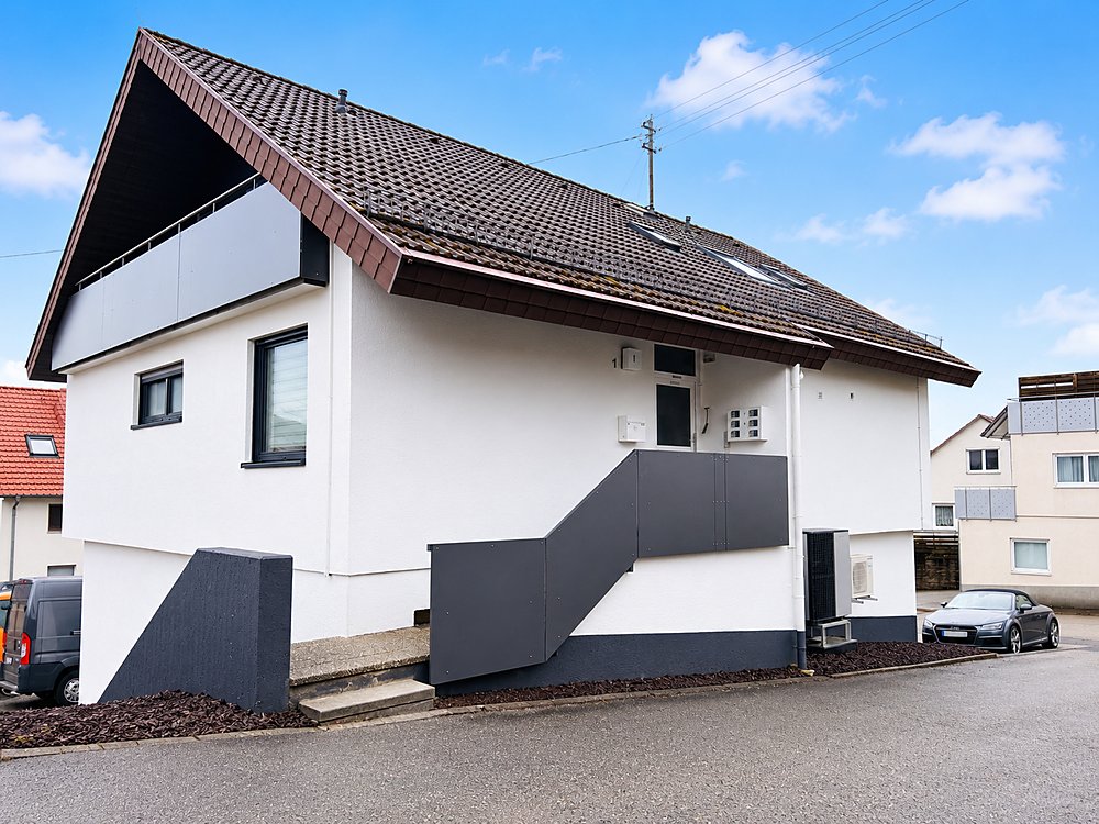 Außenansicht, sanierte Fassade