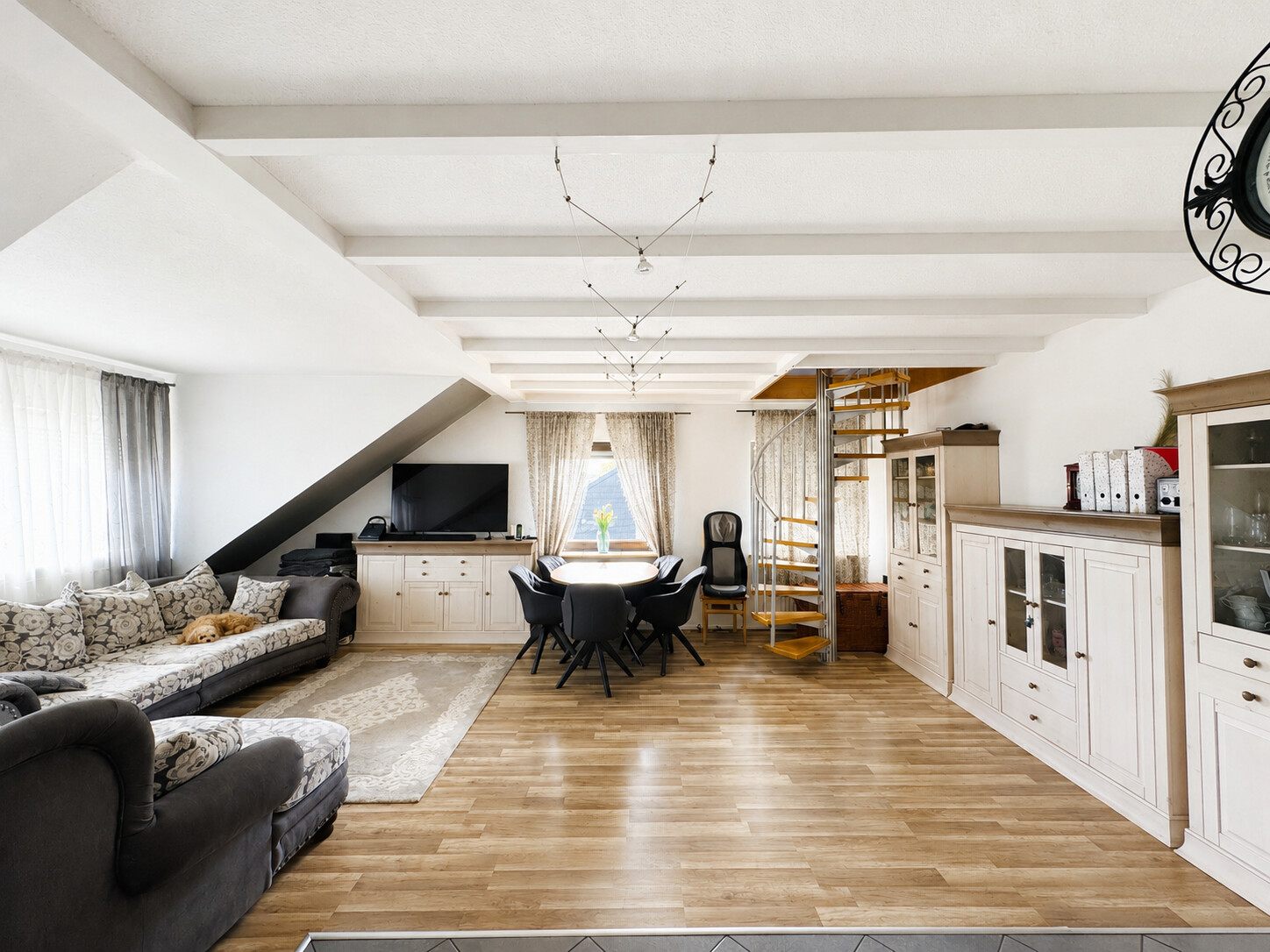 Charmante Dachgeschosswohnung mit Maisonetteebene, Dachterrasse und ca. 80 m² nutzbarer Fläche